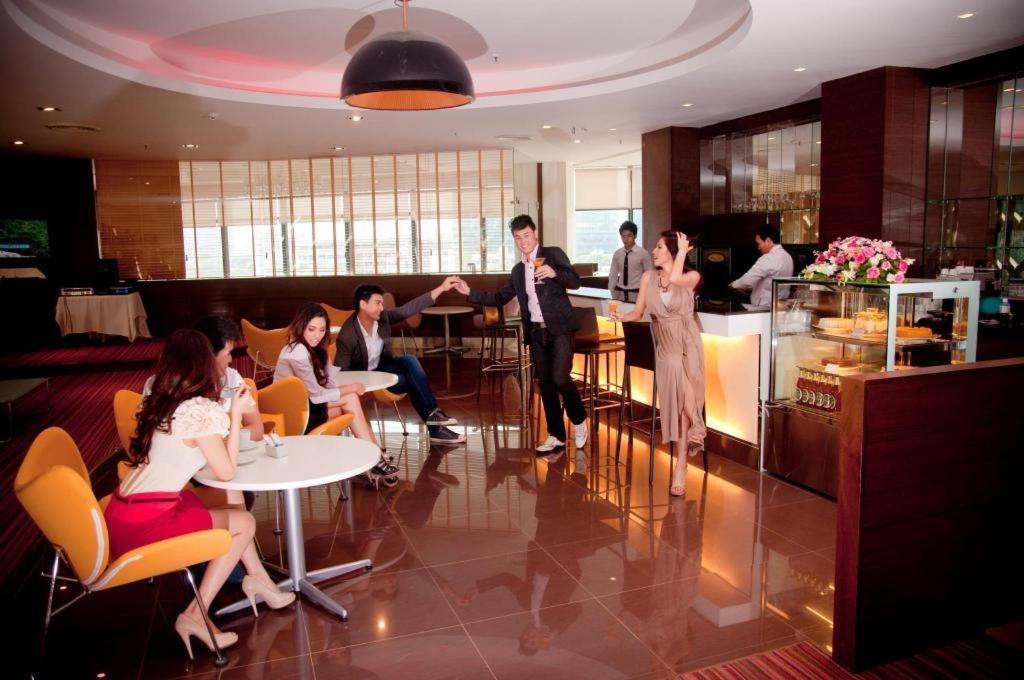 Iyarin@Tuk Chang Ratchayothin Hotel Bangkok Exterior foto